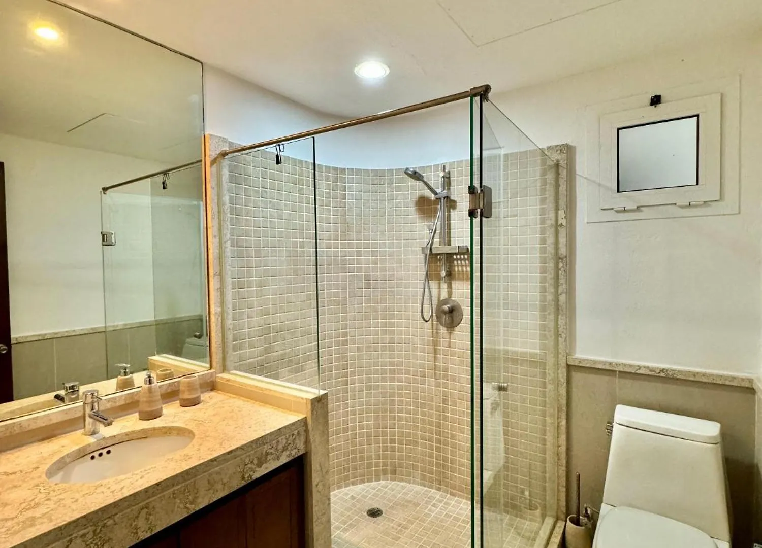 3 Bedroom Apartment Heart Playa! Playa del Carmen Mexico