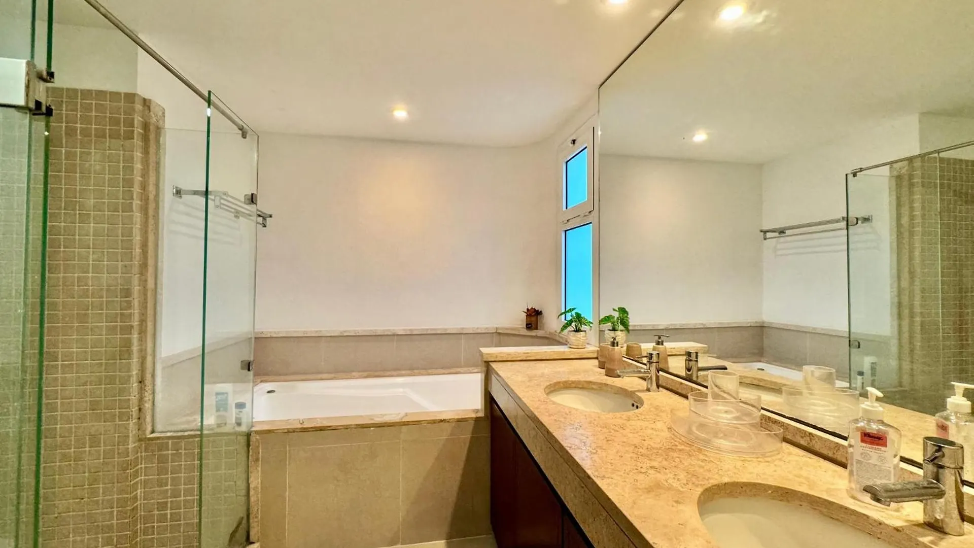 3 Bedroom Apartment Heart Playa! Playa del Carmen