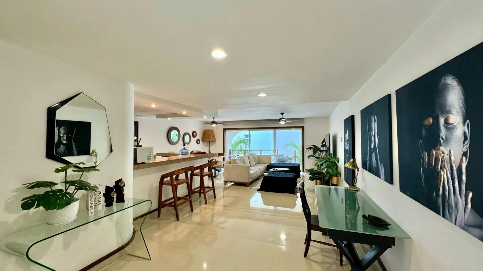3 Bedroom Apartment Heart Playa! Playa del Carmen